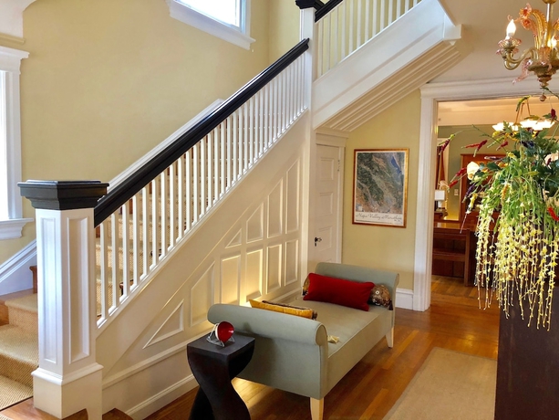 Imagen de los interiores del Hotel The Inn On First. Foto 15