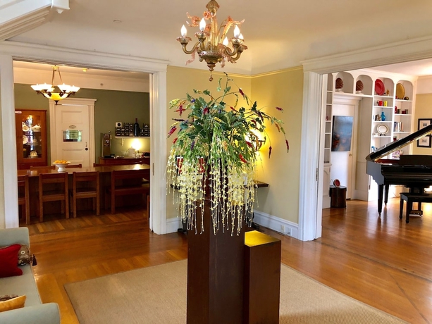 Imagen de los interiores del Hotel The Inn On First. Foto 16