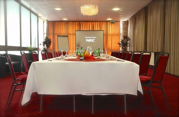 Imagen de los interiores del Hotel The Inn On The Lake. Foto 18