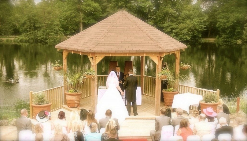 Imagen de los exteriores del Hotel The Inn On The Lake. Foto 13