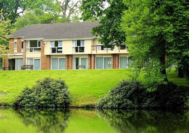 Imagen de los exteriores del Hotel The Inn On The Lake, Gravesend. Foto 10