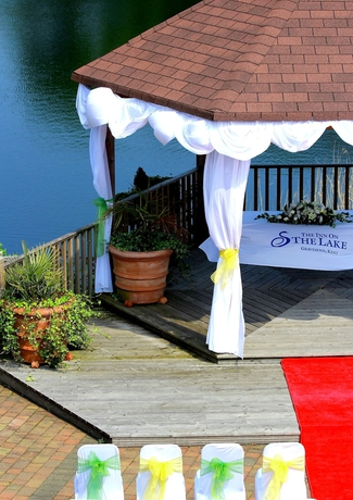 Imagen de los exteriores del Hotel The Inn On The Lake, Gravesend. Foto 11