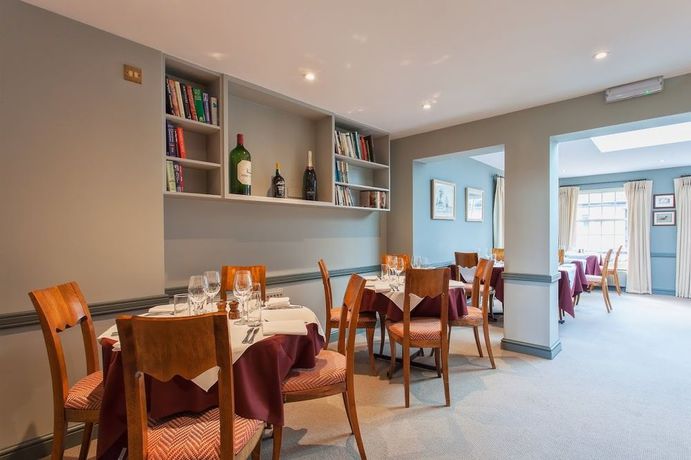 Imagen del bar/restaurante del Hotel The Inn West End. Foto 7