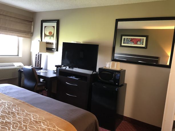 Imagen de la habitación del Hotel The Inn and Suites SW Omaha. Foto 3