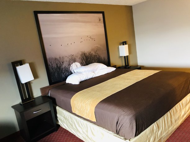 Imagen de la habitación del Hotel The Inn and Suites SW Omaha. Foto 9