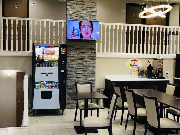 Imagen de los interiores del Hotel The Inn and Suites SW Omaha. Foto 14