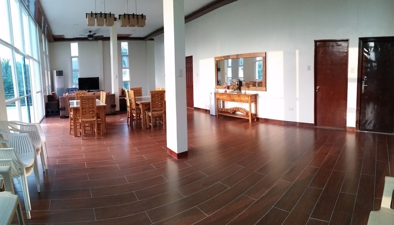Imagen de los interiores del Hotel The Inn at Calayo. Foto 16