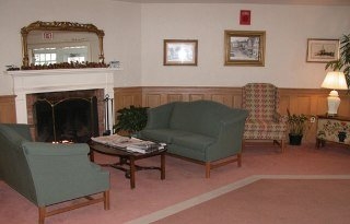 Imagen de los interiores del Hotel The Inn at Mill Falls. Foto 5