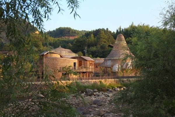 Imagen general del Hotel The International Cultural and Creative Bamboo Village. Foto 2