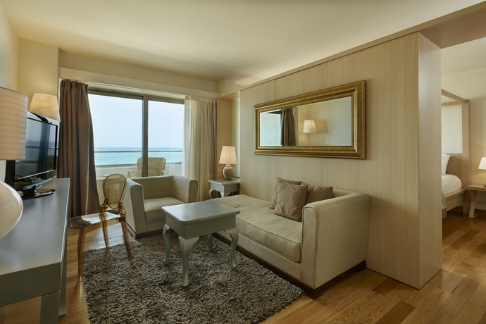 Imagen de los interiores del Hotel The Island - Adults Only. Foto 14