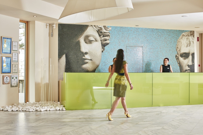 Imagen de los interiores del Hotel The Island - Adults Only. Foto 15