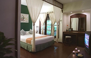 Imagen de la habitación del Hotel The Island Resort & Spa. Foto 8
