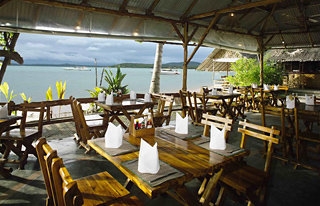 Imagen del bar/restaurante del Hotel The Island Resort & Spa. Foto 4