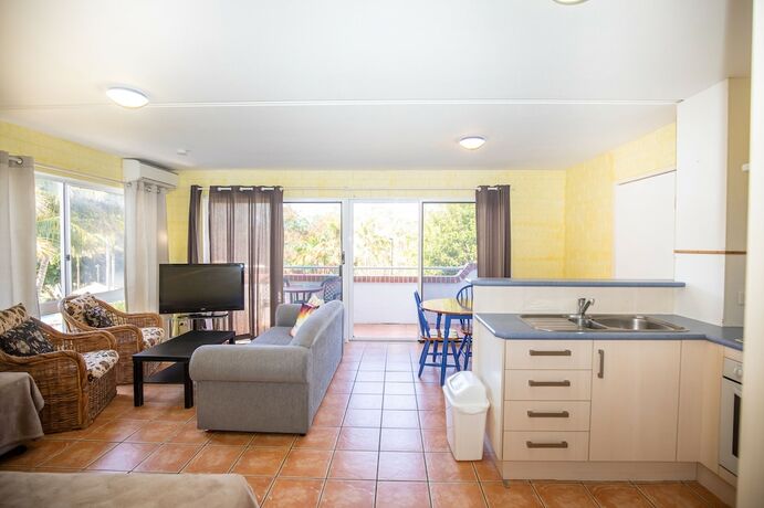 Imagen de la habitación del Hotel The Islander Holiday Resort. Foto 23