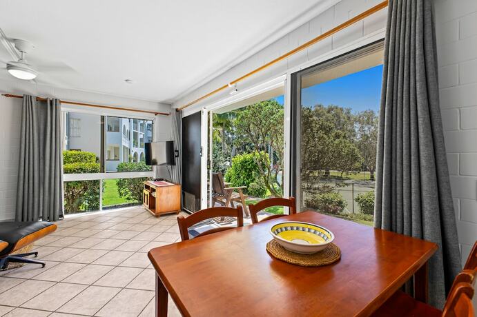 Imagen de la habitación del Hotel The Islander Holiday Resort. Foto 28