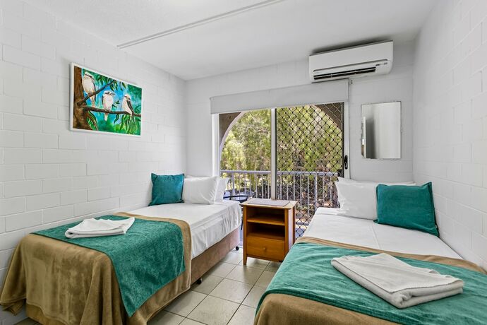 Imagen de la habitación del Hotel The Islander Holiday Resort. Foto 34