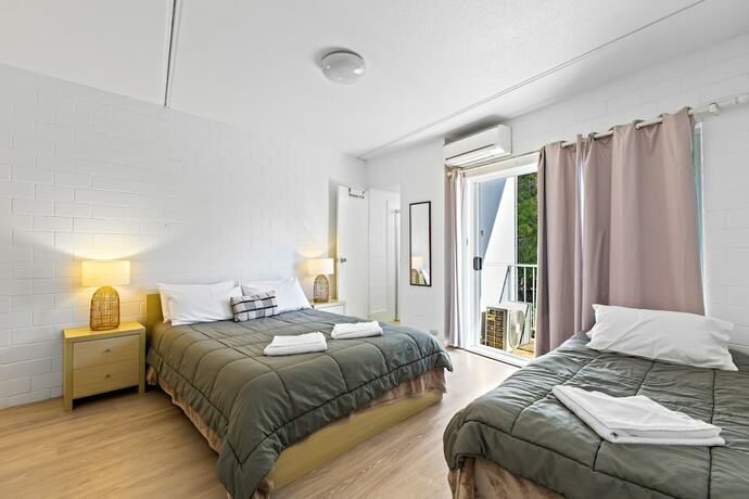 Imagen de la habitación del Hotel The Islander Holiday Resort. Foto 38