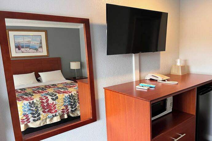 Imagen de la habitación del Hotel The Islander Motel Santa Cruz. Foto 14