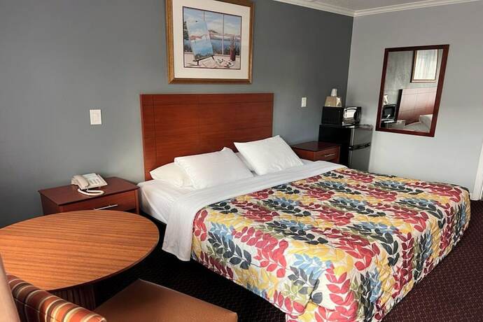 Imagen de la habitación del Hotel The Islander Motel Santa Cruz. Foto 19