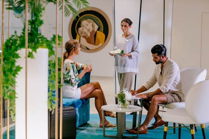 Imagen de los interiores del Hotel The Ivi Mare - Designed For Adults By Louiss. Foto 17