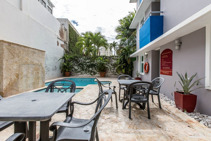 Imagen de la piscina del Hotel The Ivy San Juan. Foto 12