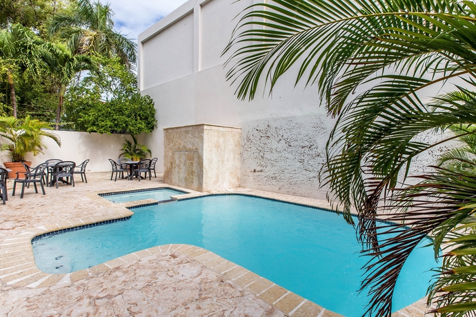 Imagen de la piscina del Hotel The Ivy San Juan. Foto 14