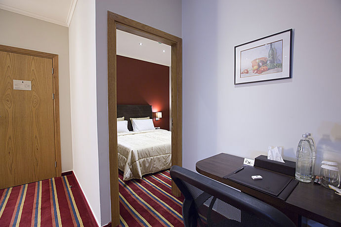 Imagen del bar/restaurante del Hotel The J Hotel And Spa. Foto 3