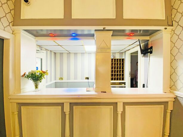 Imagen general del Hotel The J and S. Foto 8