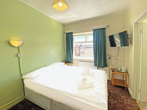Imagen general del Hotel The J and S. Foto 12