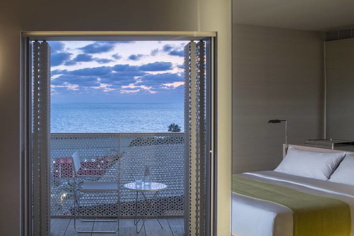 Imagen de la piscina del Hotel The Jaffa, A Luxury Collection Hotel, Tel Aviv. Foto 8