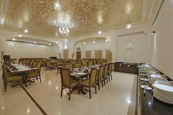 Imagen del bar/restaurante del Hotel The Jaibagh Palace. Foto 19