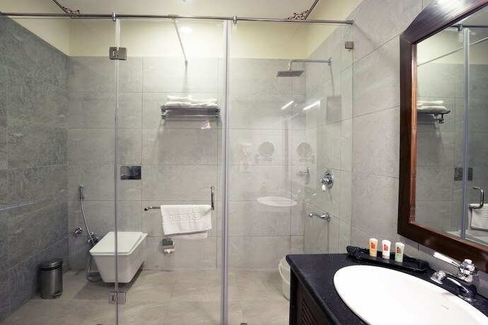 Imagen de la habitación del Hotel The Jaibagh Palace. Foto 21