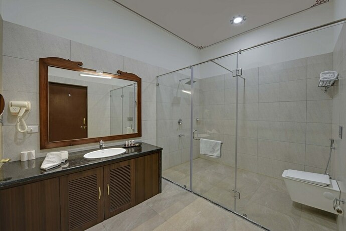 Imagen de la habitación del Hotel The Jaibagh Palace. Foto 26