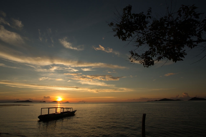 Imagen de los exteriores del Hotel The Jayakarta Suite Komodo Flores. Foto 11