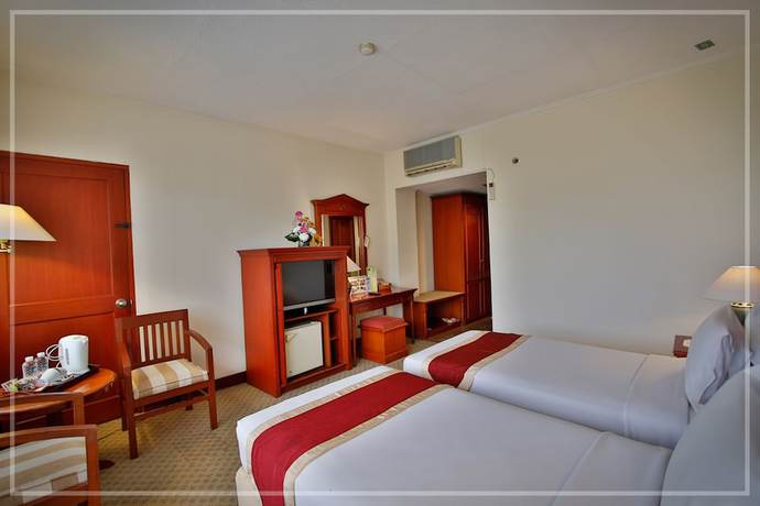 Imagen de la habitación del Hotel The Jayakarta Suites Bandung. Foto 5