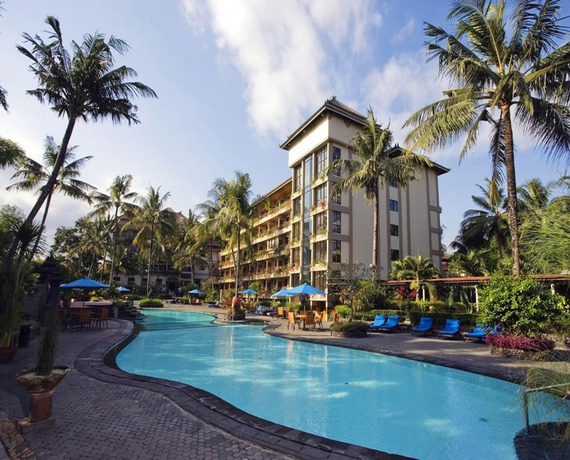 Imagen de la piscina del Hotel The Jayakarta Yogyakarta. Foto 16