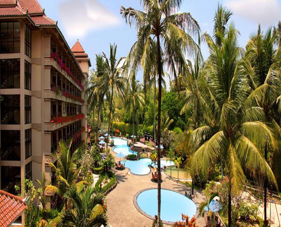 Imagen de la piscina del Hotel The Jayakarta Yogyakarta. Foto 17
