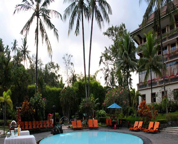 Imagen de la piscina del Hotel The Jayakarta Yogyakarta. Foto 19