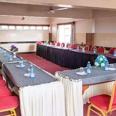 Imagen de los interiores del Hotel The Jehovah Jireh. Foto 12