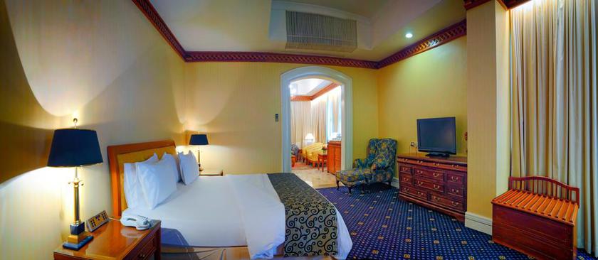 Imagen de la habitación del Hotel The Jesselton. Foto 5