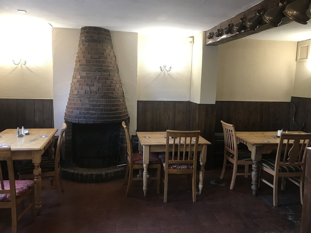 Imagen del bar/restaurante del Hotel The Jester Country Inn. Foto 3