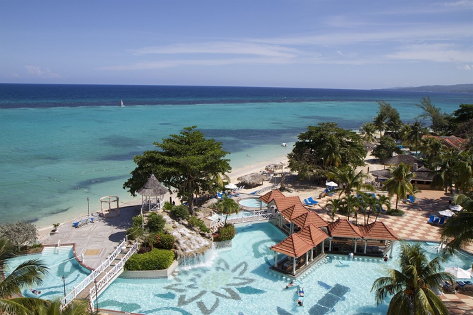 Imagen general del Hotel The Jewel Dunns River Beach Resort and Spa. Foto 1