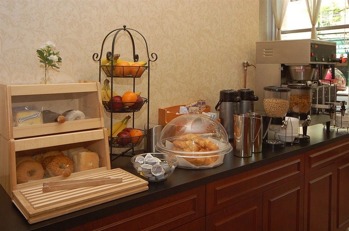 Imagen del bar/restaurante del Hotel The Jfk Inn. Foto 4