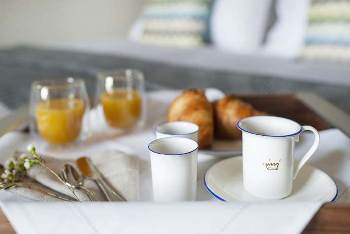 Imagen del bar/restaurante del Hotel The Joseph Boutique Suites. Foto 3