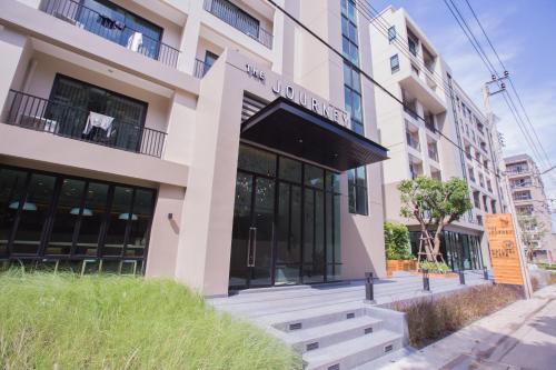 Imagen de los exteriores del Hotel The Journey. Foto 7