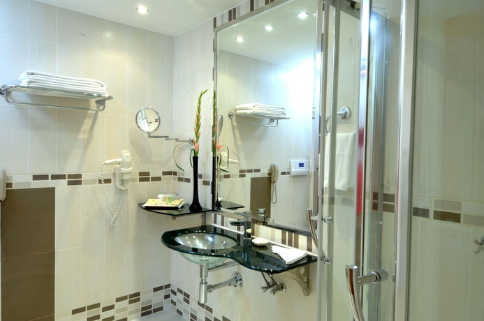 Imagen de la habitación del Hotel The Juffair Grand. Foto 5