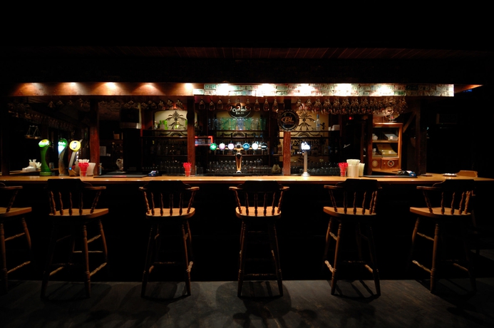 Imagen del bar/restaurante del Hotel The Juffair Grand. Foto 3