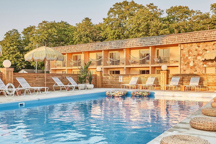 Imagen de la piscina del Hotel The June Motel Sauble Beach. Foto 19