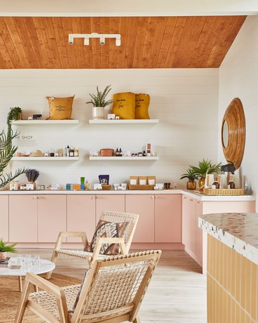 Imagen de los interiores del Hotel The June Motel Sauble Beach. Foto 18