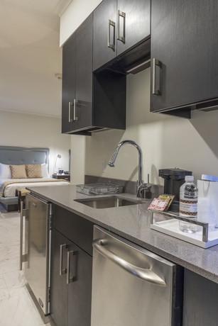 Imagen de la habitación del Hotel The Jung And Residences. Foto 4